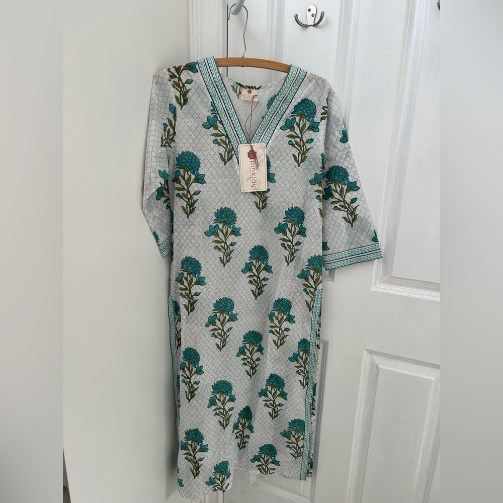 Pinklay Floral V-Neck Kurta